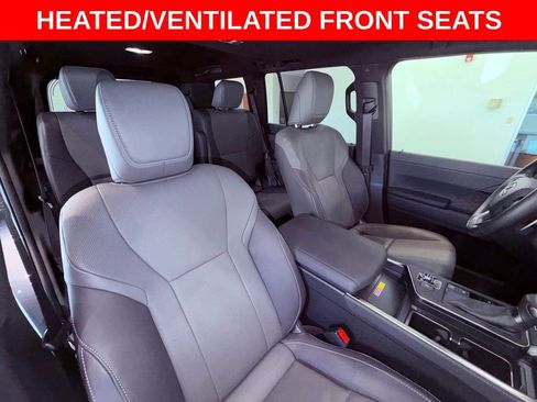Used 2024 Lexus GX 550 w/ Accessory Package (2T) AWD/4WD image 14