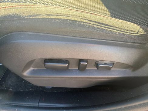 Used 2017 Chevrolet Equinox LT w/ Convenience Package FWD image 19