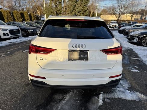 Certified 2022 Audi Q3 2.0T Premium image 6