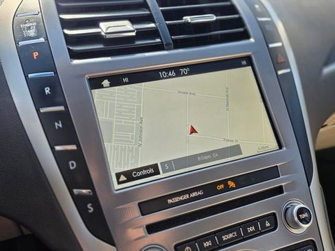 Used 2017 Lincoln MKZ Reserve image 21