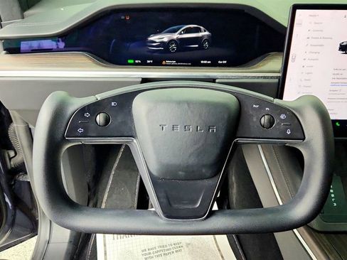 Used 2022 Tesla Model X AWD image 13