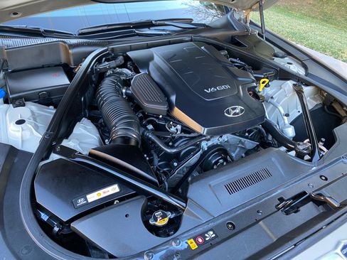 Used 2015 Hyundai Genesis 3.8 image 15