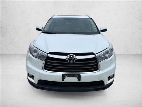 Used 2016 Toyota Highlander Limited Platinum image 2
