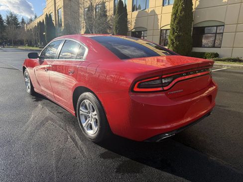 Used 2021 Dodge Charger SXT w/ Leather Interior Group image 8