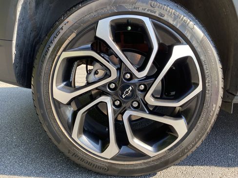 Used 2024 Chevrolet Trax RS w/ Driver Confidence Package FWD image 38