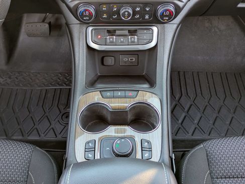 Used 2023 GMC Acadia SLE w/ Driver Convenience Package FWD image 20