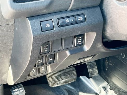 Used 2023 Nissan Frontier PRO-4X w/ Pro-4X Premium Package image 10