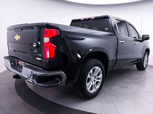 Used 2023 Chevrolet Silverado 1500 LTZ w/ LTZ Premium Package AWD/4WD image 17