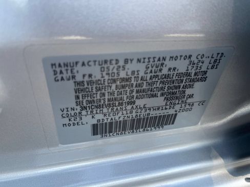 Used 2025 Nissan Versa SV FWD image 27