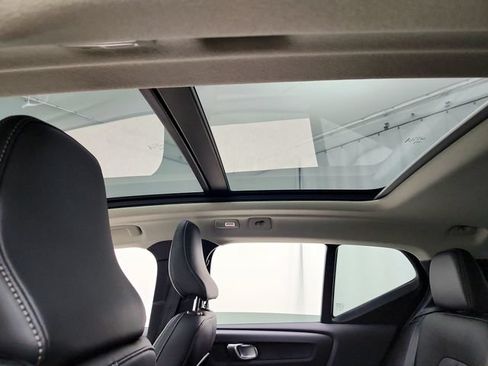 Certified 2026 Volvo XC40 B5 Plus AWD/4WD image 18