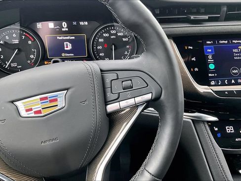 Used 2025 Cadillac XT6 Premium Luxury w/ Platinum Package AWD/4WD image 21