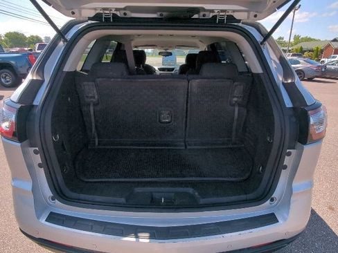 Used 2017 Chevrolet Traverse LT w/ Style and Technology Package FWD image 32