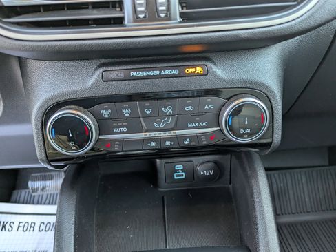 Used 2022 Ford Escape SE w/ Convenience Package image 24