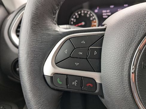 Used 2021 Jeep Renegade Latitude w/ Convenience Group AWD/4WD image 25