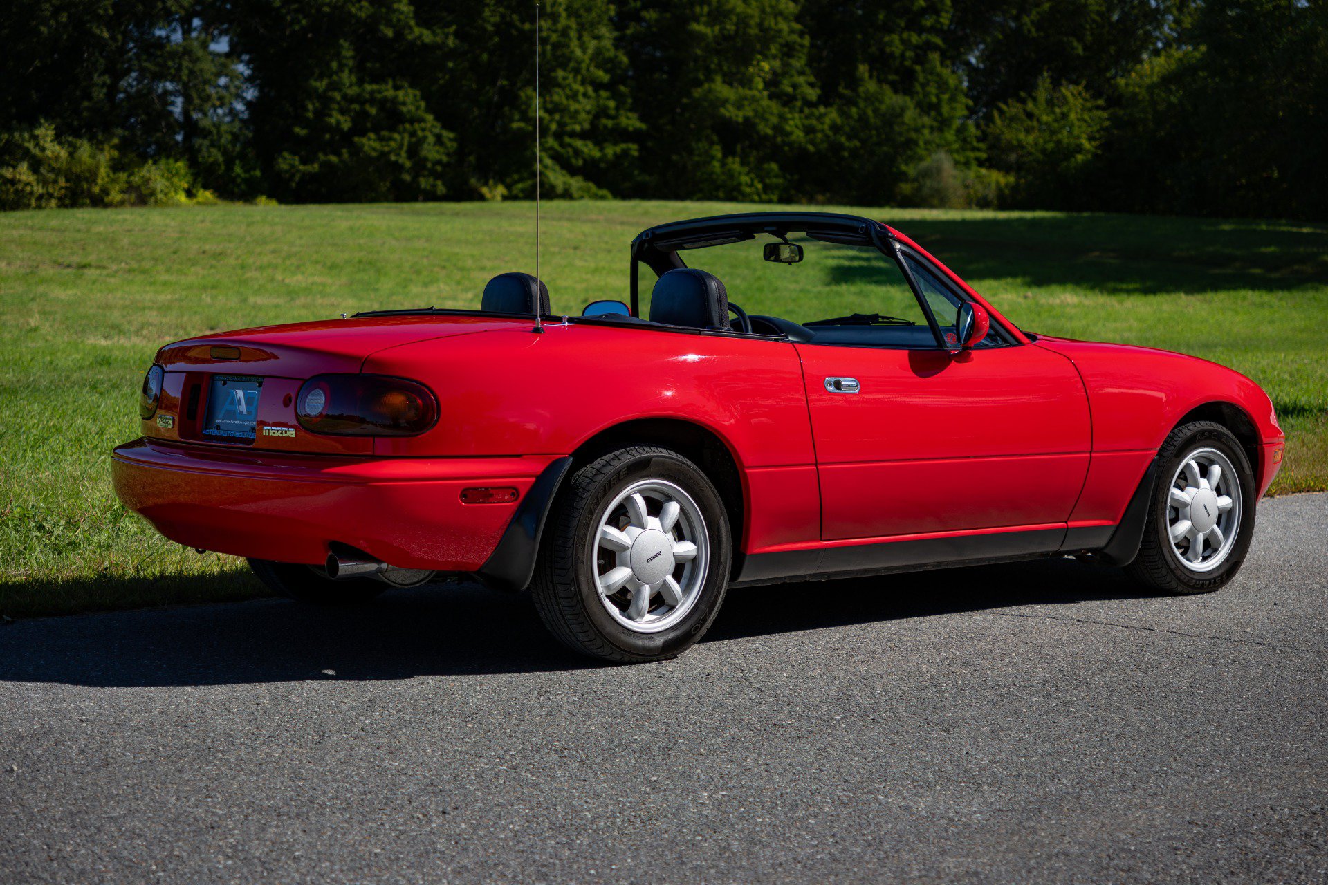 Used 1990 MAZDA MX-5 Miata RWD image 6