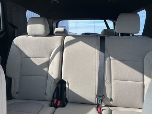 Used 2022 Chevrolet Traverse LS image 29