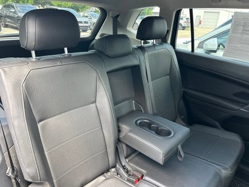 Used 2018 Volkswagen Tiguan SE FWD image 48