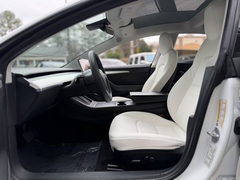 Used 2022 Tesla Model 3 Long Range image 25