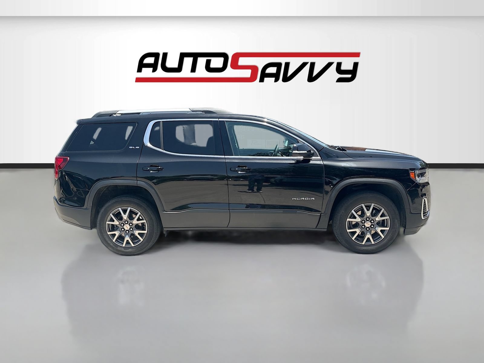 Used 2023 GMC Acadia SLE w/ Driver Convenience Package FWD image 8