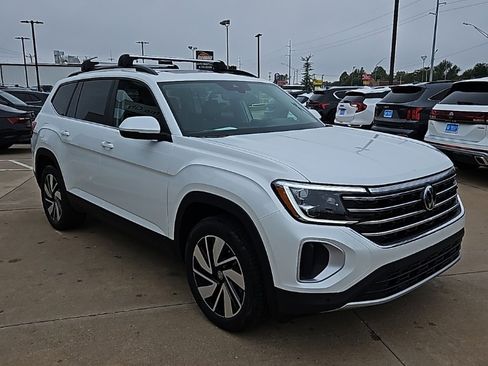New 2026 Volkswagen Atlas SE image 3