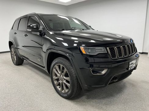 Used 2017 Jeep Grand Cherokee Limited 75th Anniversary AWD/4WD image 2