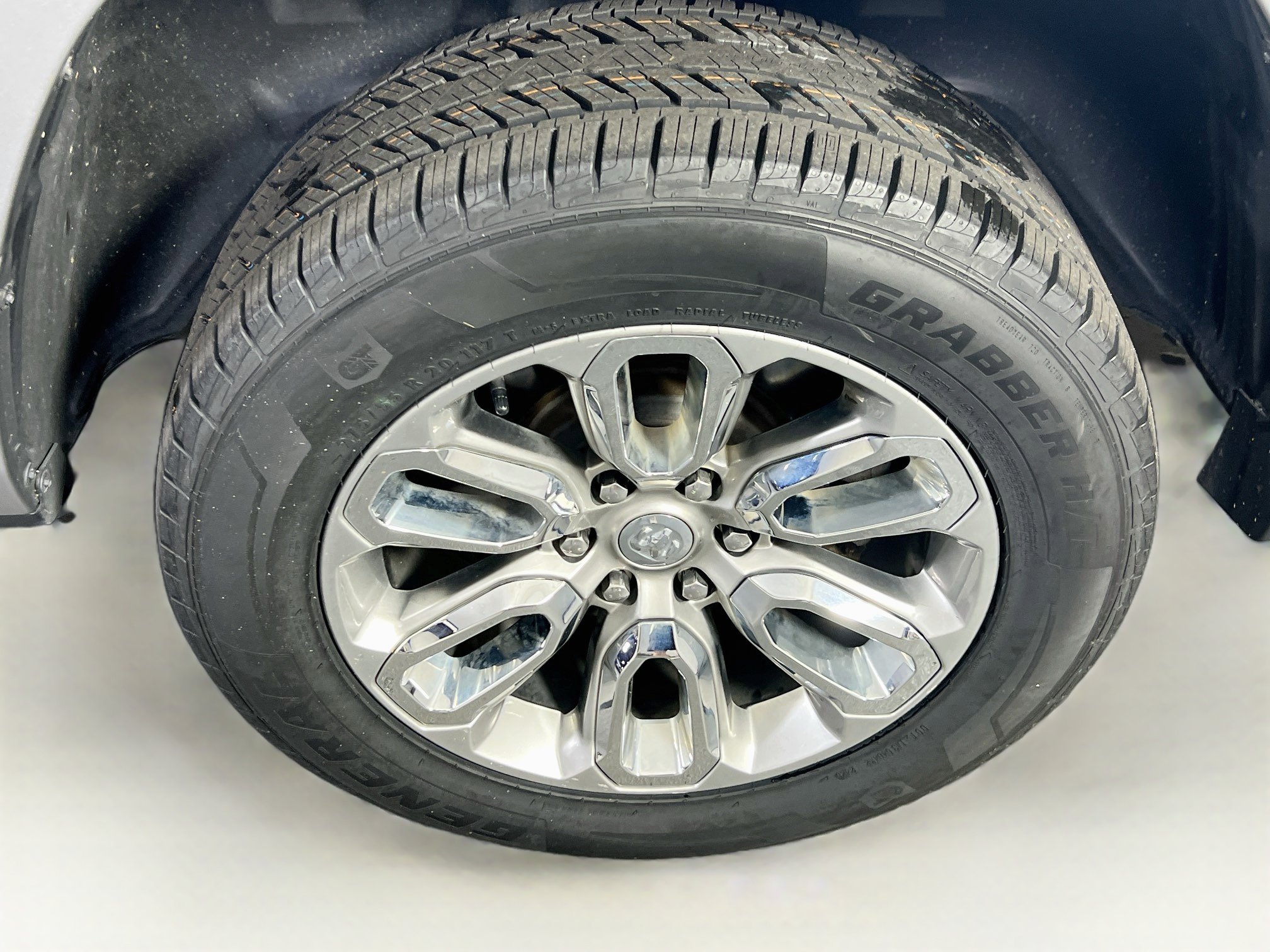 Used 2023 RAM 1500 Laramie AWD/4WD image 30