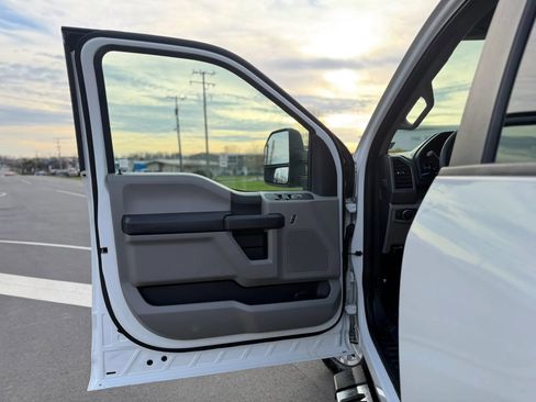 Used 2019 Ford F250 XL w/ STX Appearance Package image 26