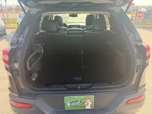 Used 2017 Jeep Cherokee High Altitude w/ Technology Group FWD image 15
