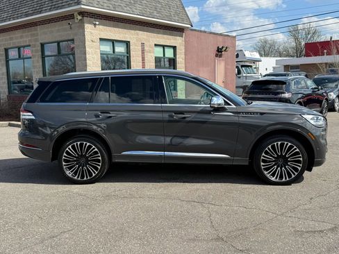 Used 2022 Lincoln Aviator Black Label w/ Dynamic Handling Package image 4