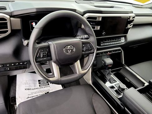 Certified 2025 Toyota Sequoia SR5 AWD/4WD image 31