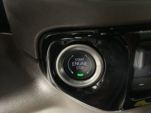 Used 2025 GMC Sierra 1500 SLT w/ SLT Premium Plus Package image 17