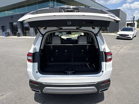 Used 2025 Honda Pilot Touring image 31