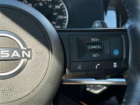 Certified 2024 Nissan Pathfinder SL image 9