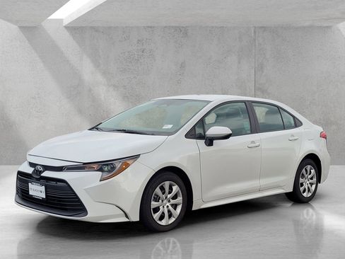 Used 2024 Toyota Corolla LE image 8