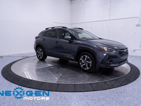 Used 2024 Subaru Crosstrek 2.0i Premium image 2