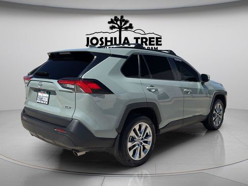 Used 2022 Toyota RAV4 XLE Premium FWD image 7