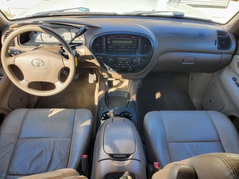 Used 2004 Toyota Sequoia SR5 image 28