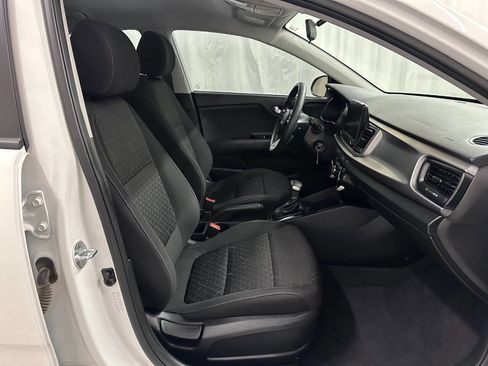 Used 2022 Kia Rio LX image 11