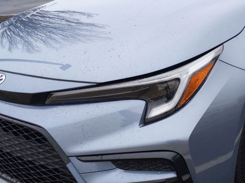 Used 2024 Toyota Corolla SE w/ SE Premium Package image 11