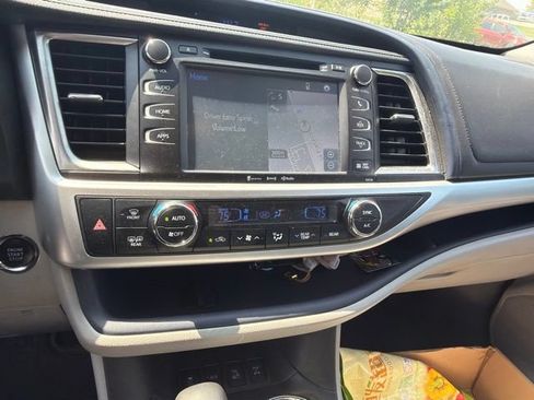 Used 2016 Toyota Highlander XLE w/ Protection Package #3 AWD/4WD image 12
