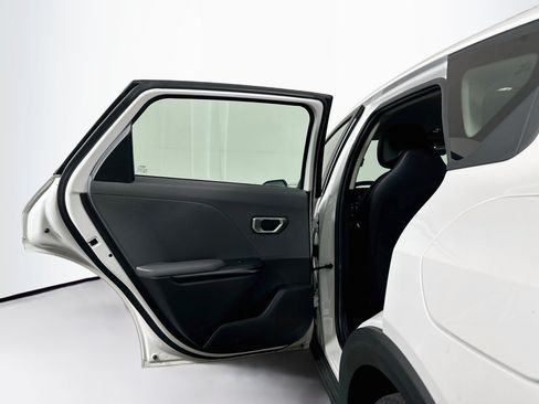 Used 2025 Kia K4 FWD image 25
