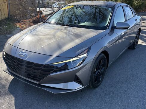 Used 2021 Hyundai Elantra SEL w/ Convenience Package image 7