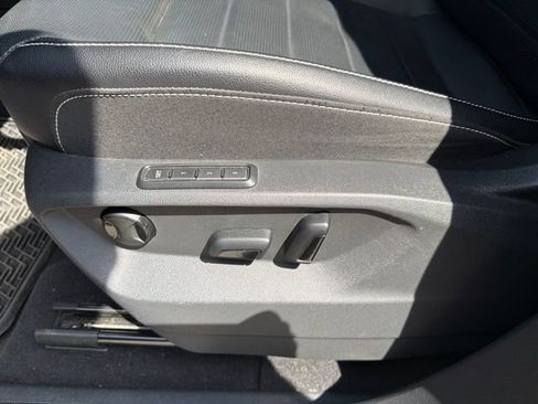 Used 2024 Volkswagen Atlas SEL AWD/4WD image 12