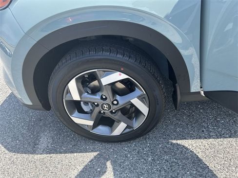 New 2025 Hyundai Venue Limited image 31