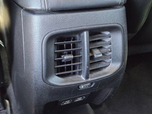Used 2021 Jeep Cherokee Latitude Plus FWD image 17