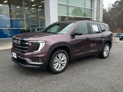 Used 2024 GMC Acadia Elevation AWD/4WD image 2