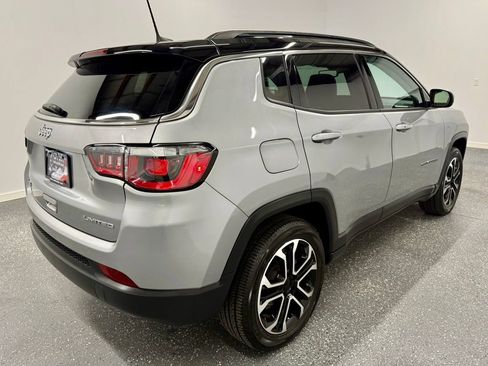 Used 2022 Jeep Compass Limited w/ Sun and Sound Group image 11