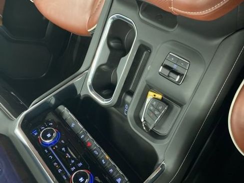 Certified 2025 GMC Sierra 2500 Denali Ultimate image 13