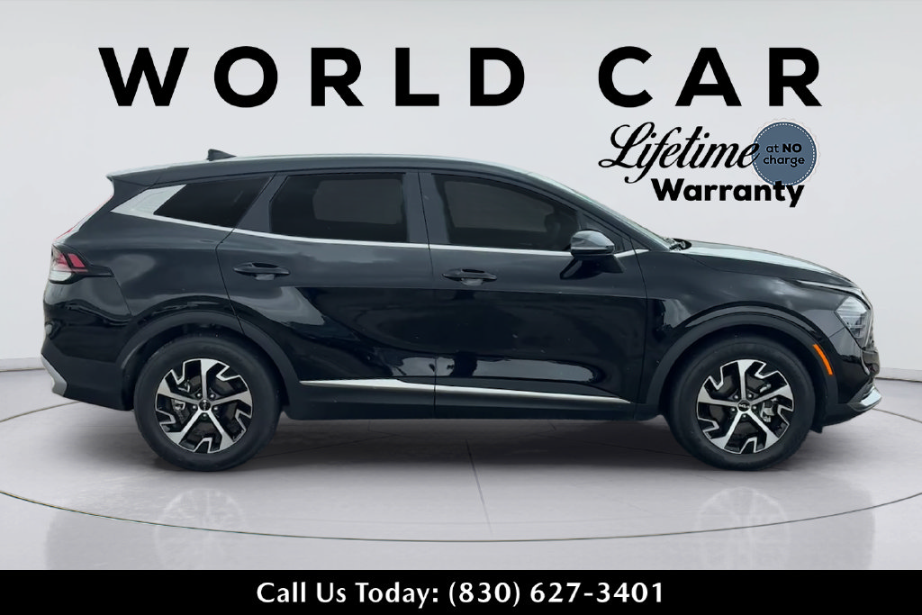 Used 2025 Kia Sportage EX FWD image 2