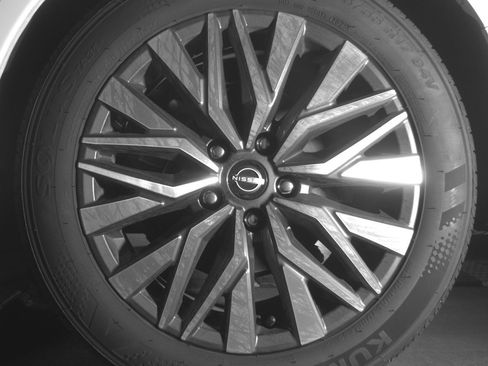 Used 2025 Nissan Altima 2.5 SV FWD image 14
